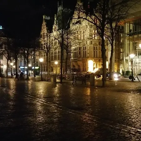 Parra-dise Den Haag
